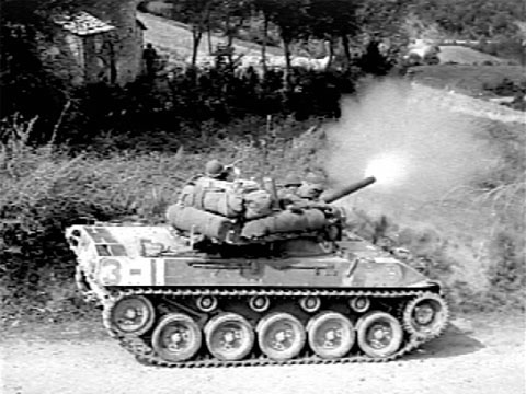 Archivo:M18-Hellcat-fires-Italy.jpg
