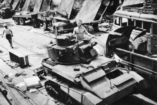 Archivo:Light tank MkV1B.jpg
