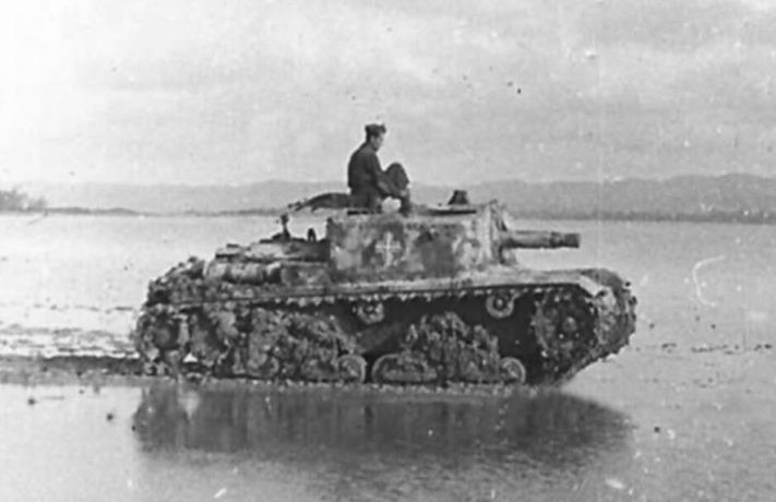 Archivo:StuG M42 17 18.jpg