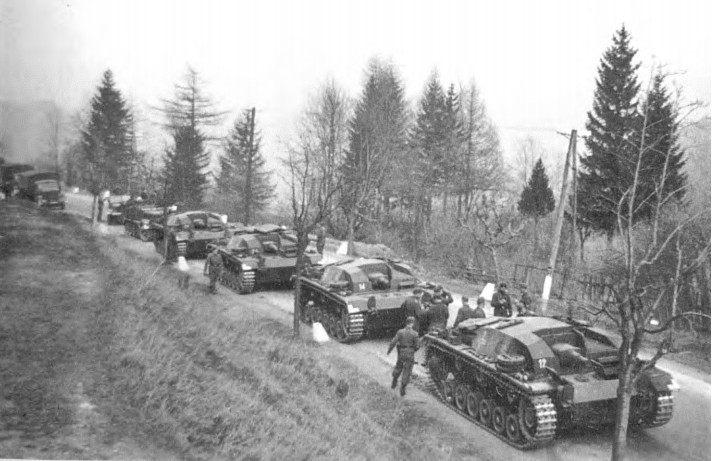 Archivo:Stug III NXMgEuk.jpg