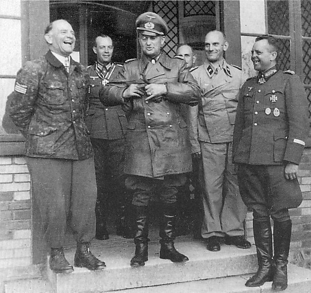 Archivo:Model-sepp-dietrich-heinrich-eberbach.jpg