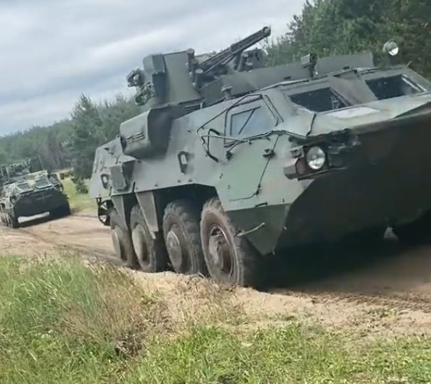 Archivo:Btr-4 gen-92746426426.jpg
