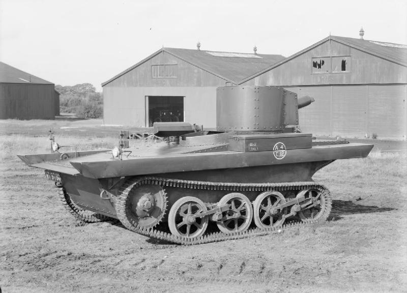 Archivo:Vickers Light Amphibious Tank.jpg