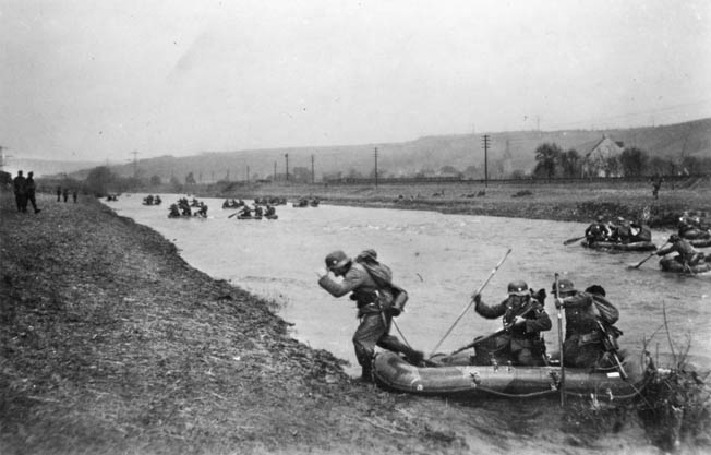 Archivo:Crossing-Moselle.jpg