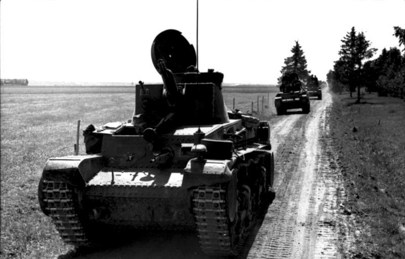 Archivo:Bundesarchiv Bild 101I-208-0031-03, Russland-Nord, Panzerkolonne.jpg
