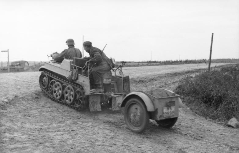 Archivo:Bundesarchiv Bild 101I-154-1986-03, Russland, Kettenkrad mit Anhänger.jpg