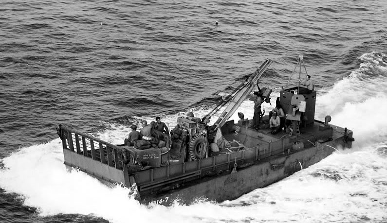 Archivo:LCM-3 d-day.jpg