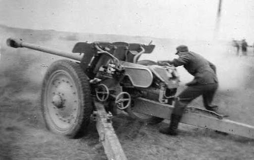 Archivo:Firing pak 36(r).jpg