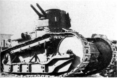 Archivo:Fiat-3000-11.Tanks.jpg