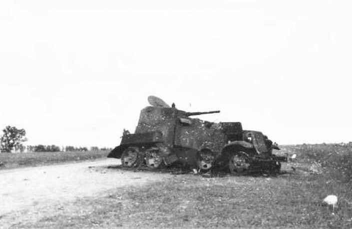 Archivo:SovietArmouredVehicle.jpg