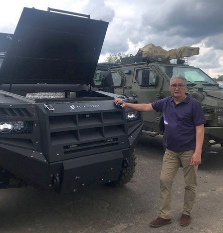 Archivo:Roshel Senator APC 1.jpg