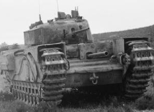 Archivo:Churchill tank with 3 inch howitzer clip from IWM H 16962.jpg