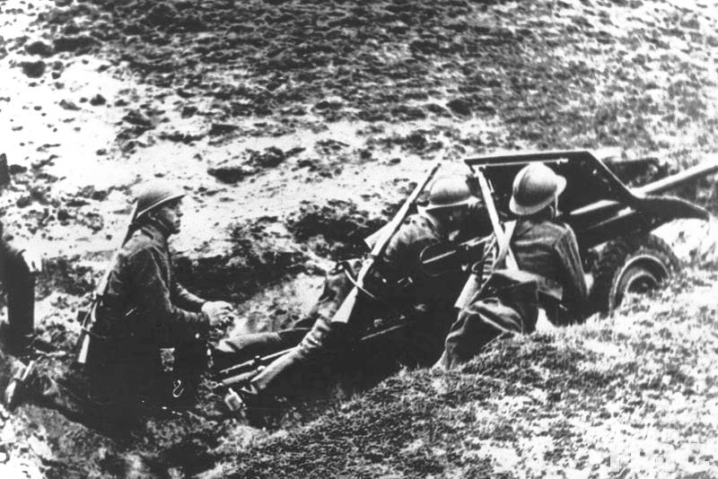 Archivo:Polish anti-tank artillery 1939.jpg