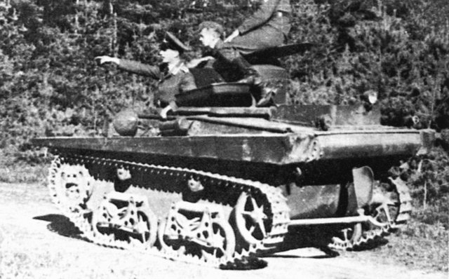 Archivo:T-37-38 01.jpg