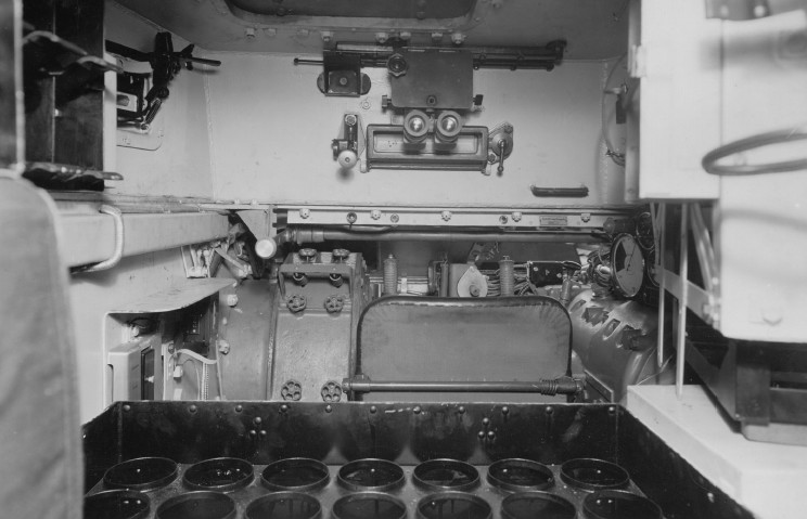 Archivo:Pz.IV Ausf.A - pos. conductor.jpg