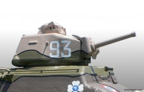 Las carros franceses solían disponer de cúpulas de comandante cerradas (sin escotilla) con rendijas de visión. A los ejemplares capturados por los alemanes se les añadiría escotilla superior.