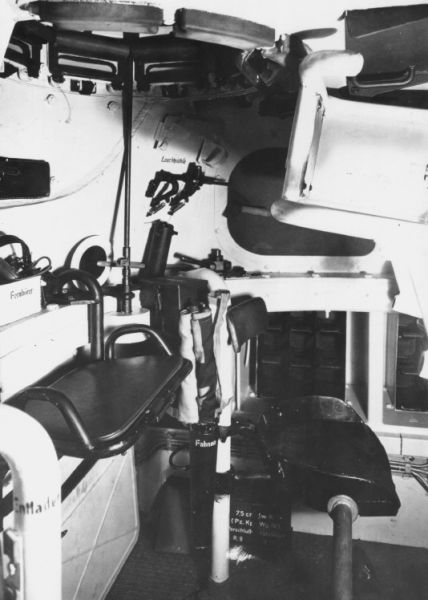Archivo:Pz.IV Ausf.A - pos. comandante.jpg