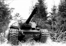 SU-152, el "asesino de bestias", uno de los pocos blindados soviéticos capaces de detener efectivamente a un Tiger de un disparo durante la Batalla de Kursk.