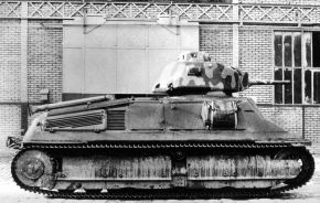 El mismo carro después de la instalación del cañón SA 35.