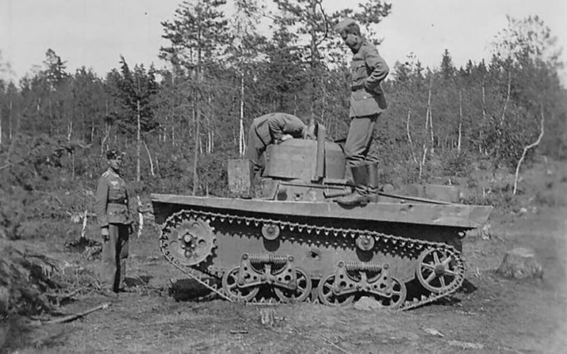 Archivo:T-37 4.jpg