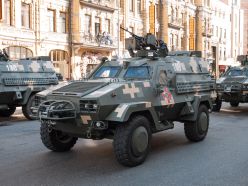 Un Oncilla de las Fuerzas Armadas de Ucrania desfilando en Kyiv en 2021.