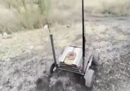 Un UGV ruso denominado SU-4 empleado para colocación de minas anticarro. Visto en un vídeo de noviembre de 2023 en el que afirman que se está usando desde la Batalla de Bajmut.[12]