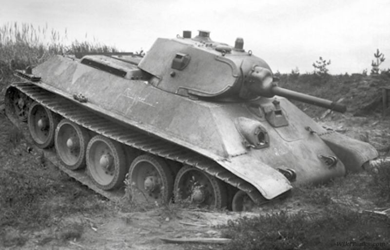 Archivo:T-34 Mod. 1940.jpg