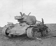 Un Valentine, originalmente del Escuadrón 'A' del 17/21.º de Lanceros que participó en la Operación Torch, que fue capturado por los alemanes y usado hasta que fue abatido el 24 de febrero de 1943 en Túnez.