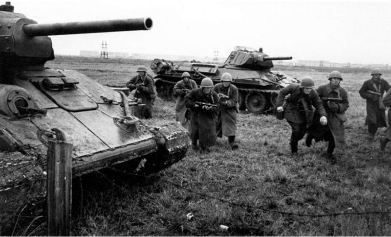 Archivo:T-34-76 Mod.41 E.jpg
