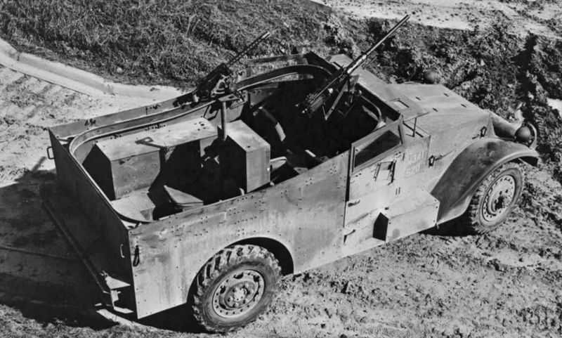 Archivo:M3A1 Scout Car interior.jpg