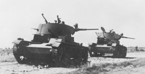 Una columna de T-26 Mod. 38/39 abandonados durante la Operación Barbarroja alemana de 1941.