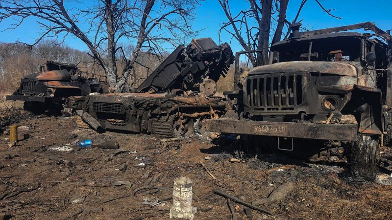 Archivo:Destroyed russian T-80UM2.jpg