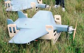 Drones Rubaka en su soporte de transporte listos para ser lanzados.