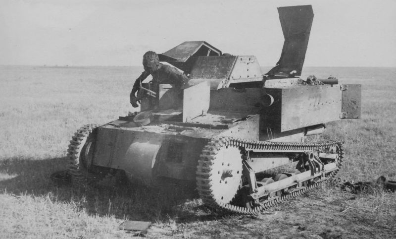 Archivo:T-27 222.jpg