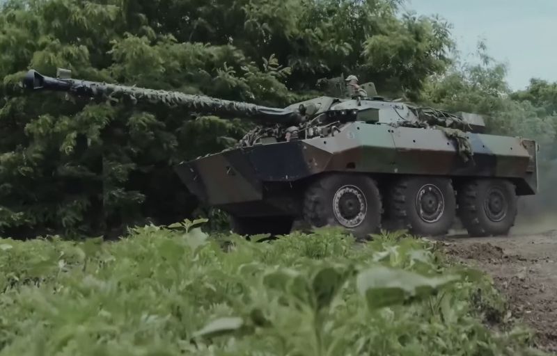 Archivo:Amx-10rcr 1317317385.jpg