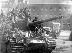 1.ª Compañía del schwere Panzerjäger-Abteilung 512, al mando del as de cazacarros Albert Ernst y equipada con los pesados Jagdtiger.
