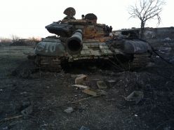 Un T-64BV ucraniano destruido en el Dombás. Fotografía de marzo del 2015.