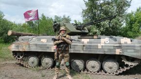 Un BMP-1TS desplegado en combate con la 25.ª Brigada de Asalto Aéreo en julio de 2022.