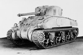 El T6 en febrero de 1942, ya con el cañón de 75 mm M3.