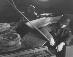 Las antenas de los StuG eran plegables, hasta la llegada de la versión Ausf. F/8 en septiembre de 1942.