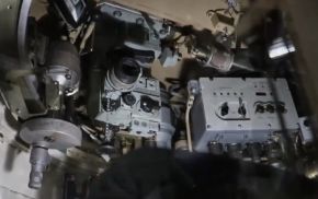 Visor del artillero en la torreta de un BMP-1AM.[4]