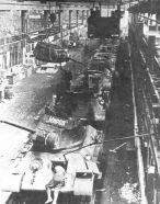 Línea de producción de T-34/76D Modelo 1943 en Tankogrado.