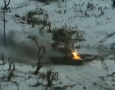A partir de entonces se produce un incendio en la base del cañón, posiblemente ya está inutilizado.