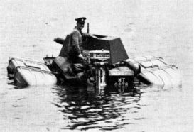 Tanque ligero Mk.II siendo probado en el agua.
