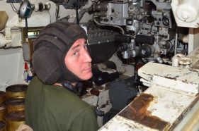 Un artillero de 2S19 Msta-S de la 26.ª Brigada de Artillería de las Fuerzas Terrestres de Ucrania en 2018.