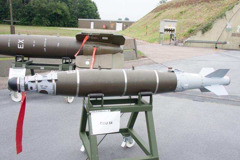 Archivo:GAF GBU-54.jpg