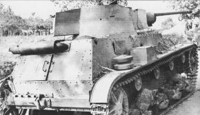 Vista trasera de un 7TP. A pesar de su delgado blindaje, un Panzer II debía acercarse a unos 250 m de él para poder destruirlo de frente.