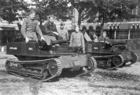 Tanquetas Carden-Loyd en servicio con el Ejército de los Países Bajos antes de la Segunda Guerra Mundial.