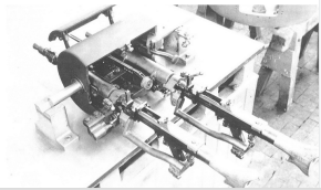 Soporte de las ametralladoras coaxiales con su propio mantelete interno.