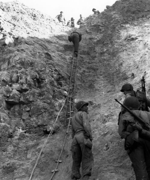 Archivo:Rangers-pointe-du-hoc.jpg